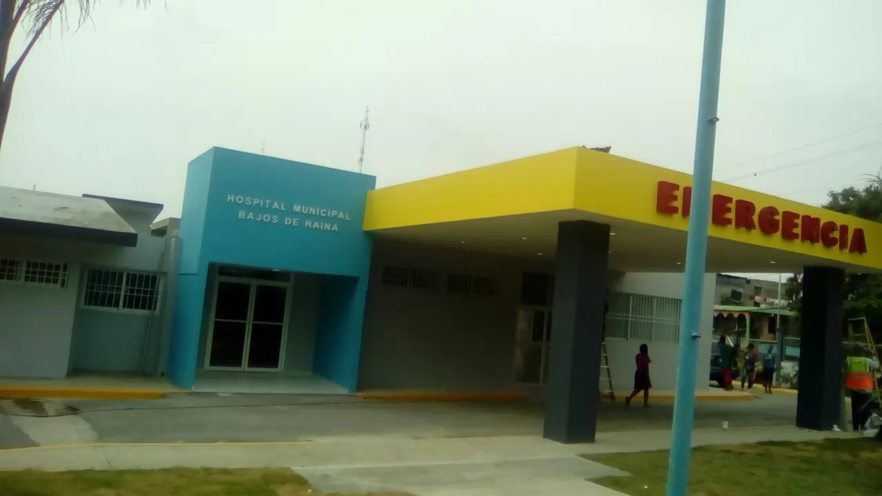 hospital municipal bajos de haina