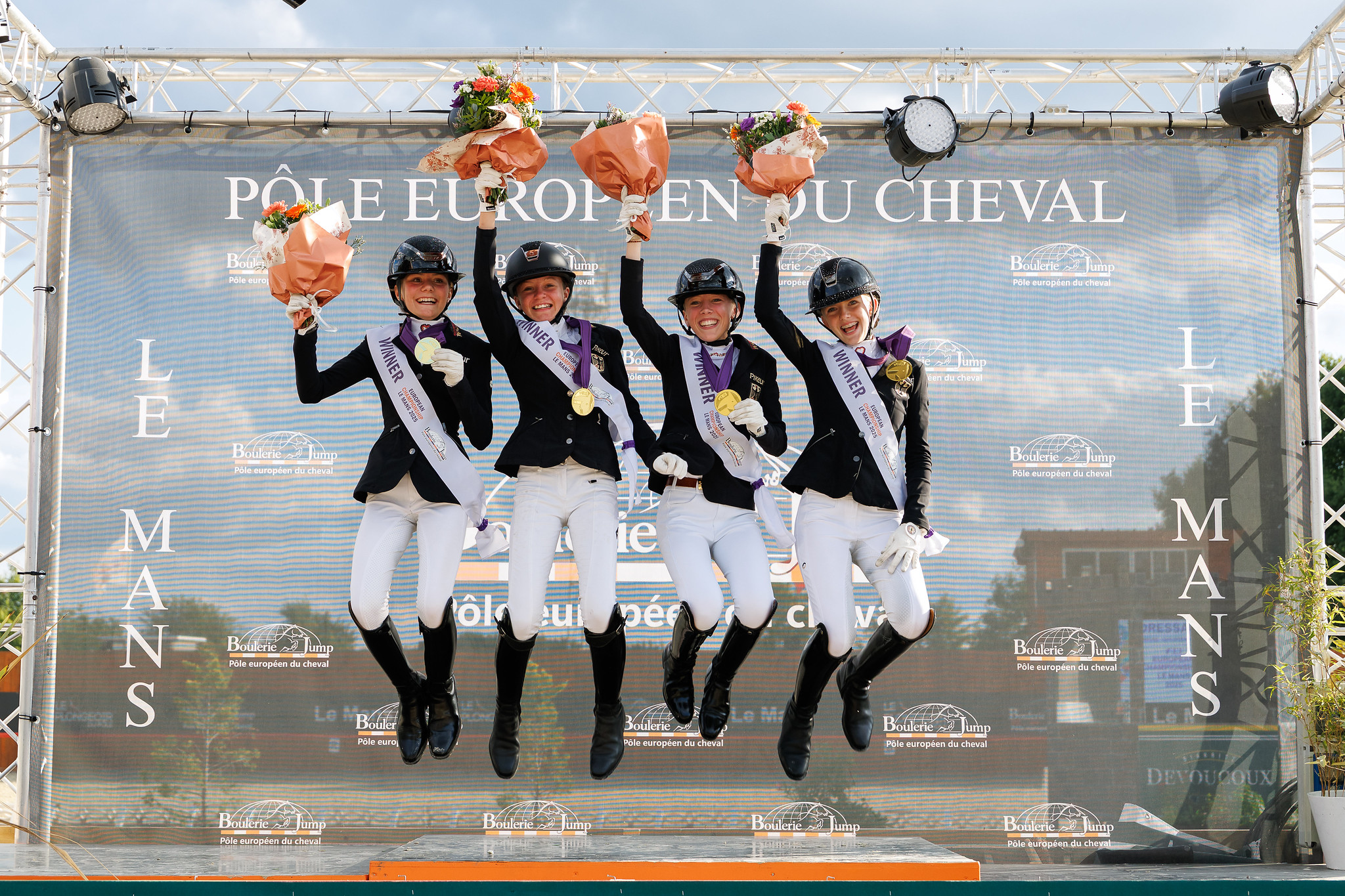 plaza y veterinaria la realeza